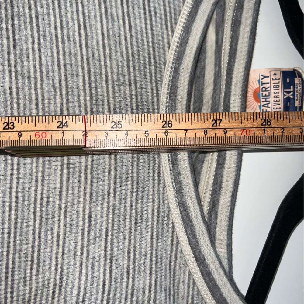 $128 Faherty long sleeve reversible shirt tee super soft XL - Picture 10 of 14